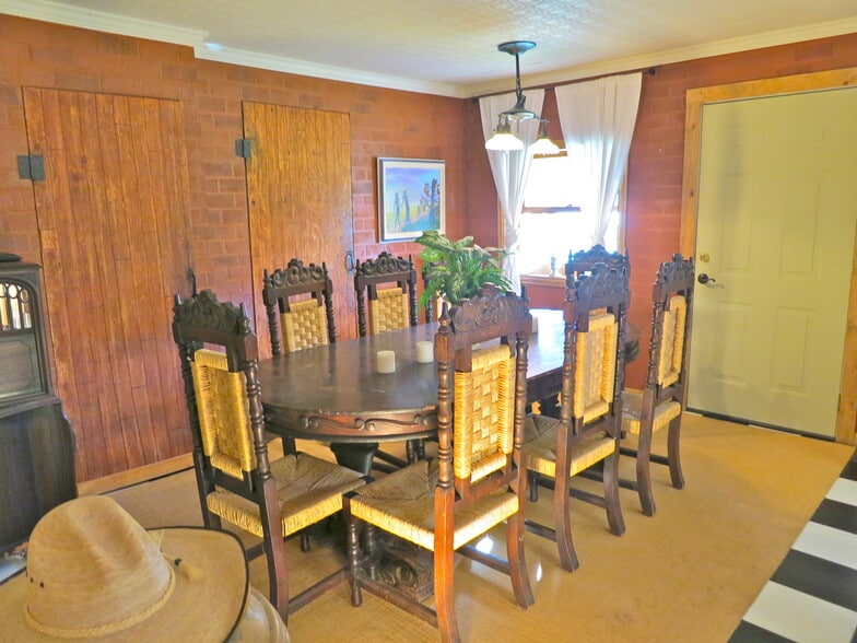 More Photos Of 71450 Highway 550, Silverton Hotel For Sale