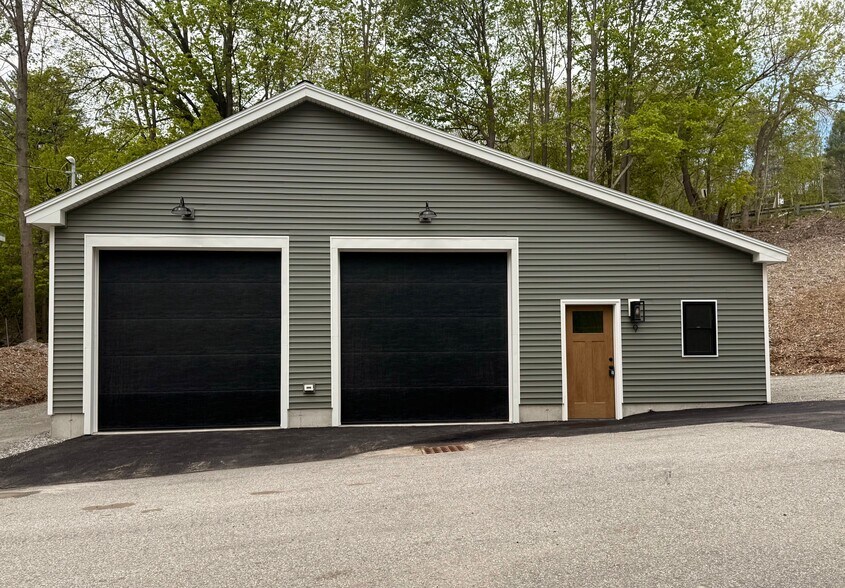 Primary Photo Of 9 Hutchins St, Auburn Light Distribution For Sale