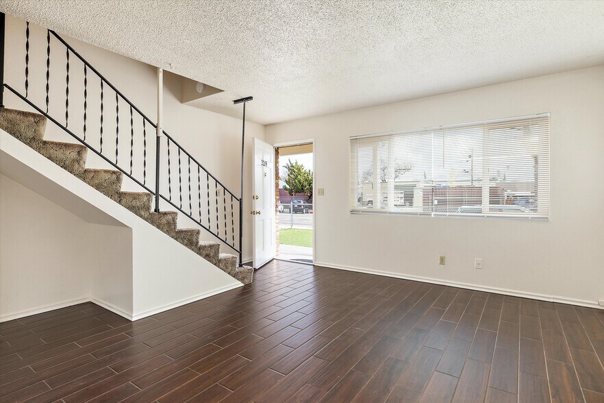 More Photos Of 2219 Oak St, Paso Robles Multifamily For Sale