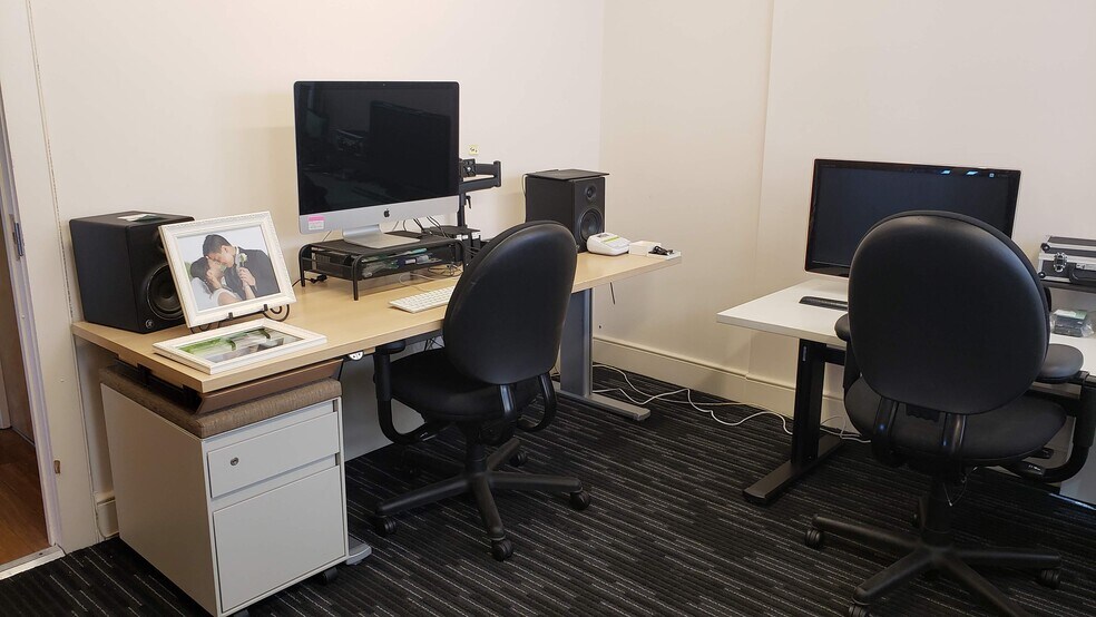 More Photos Of 1800 E State St, Hamilton Showroom For Lease