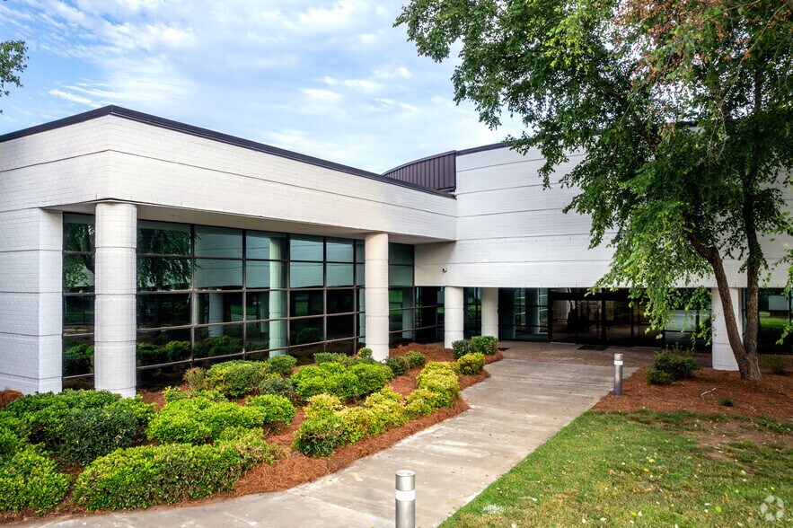 More Photos Of 1251 Arrow Pine Dr, Charlotte Coworking Space