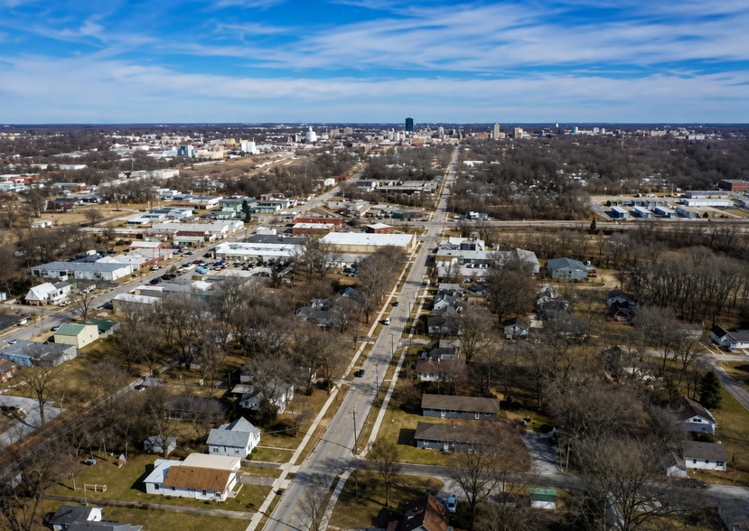 More Photos Of 1820-1824 W Walnut St, Springfield Apartments For Sale