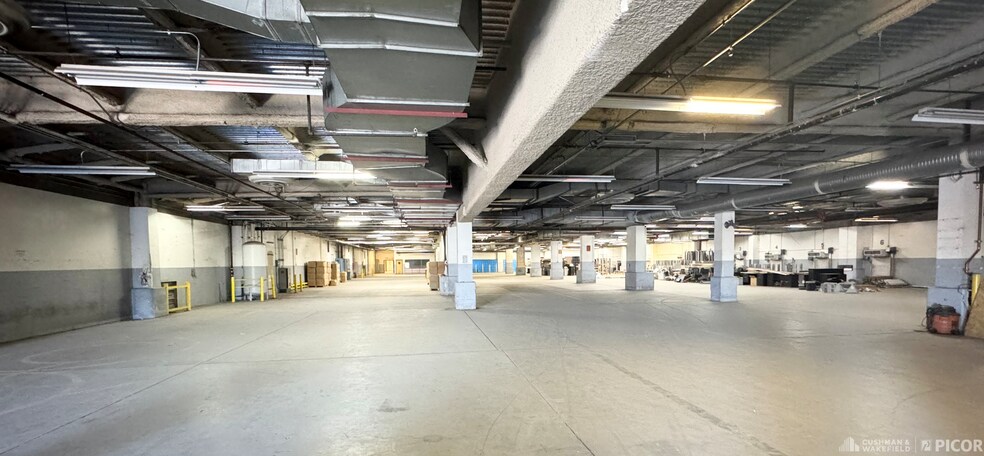 More Photos Of 4850 S Park Ave, Tucson Manufacturing For Lease