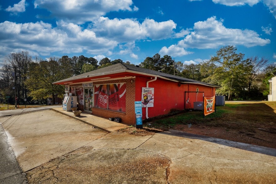 Primary Photo Of 247 Cannon Dr, Social Circle Restaurant For Sale