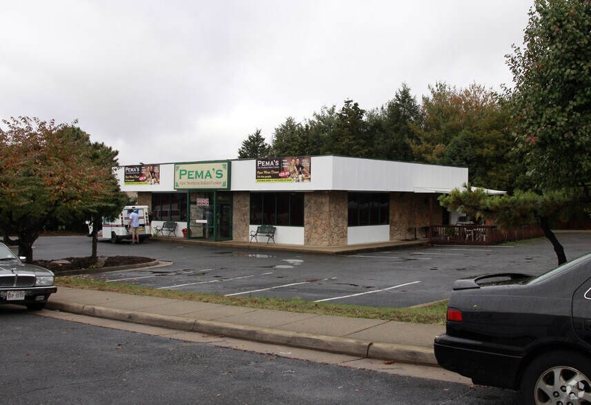 More Photos Of 8430 Richmond Hwy, Alexandria Restaurant For Sale