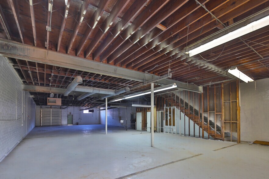 More Photos Of 112 Penn St, El Segundo Warehouse For Sale