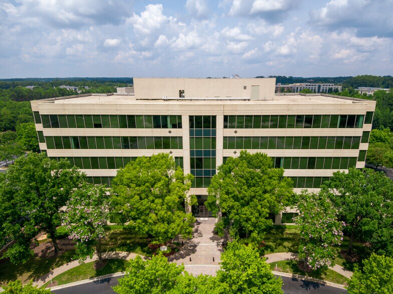 More Photos Of 2055 Sugarloaf Cir, Duluth Office For Lease