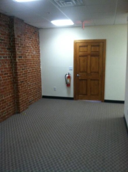 More Photos Of 30 Bridge St, New Milford Storefront Retail Office For Lease