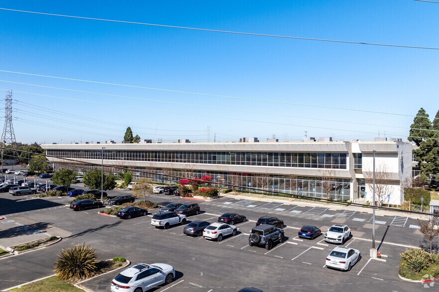 More Photos Of 18455 S Figueroa St, Gardena Research And Development For Lease
