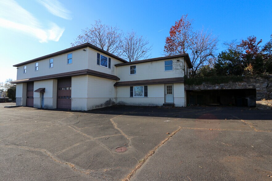 More Photos Of 657 Red Lion Rd, Huntingdon Valley Office Residential For Sale
