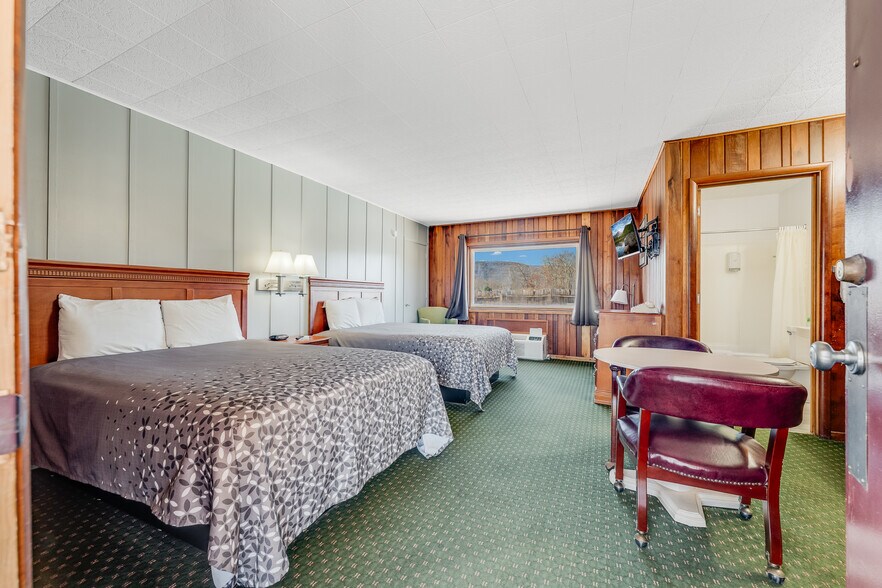 More Photos Of 21507 Seneca Trl, Marlinton Hotel For Sale