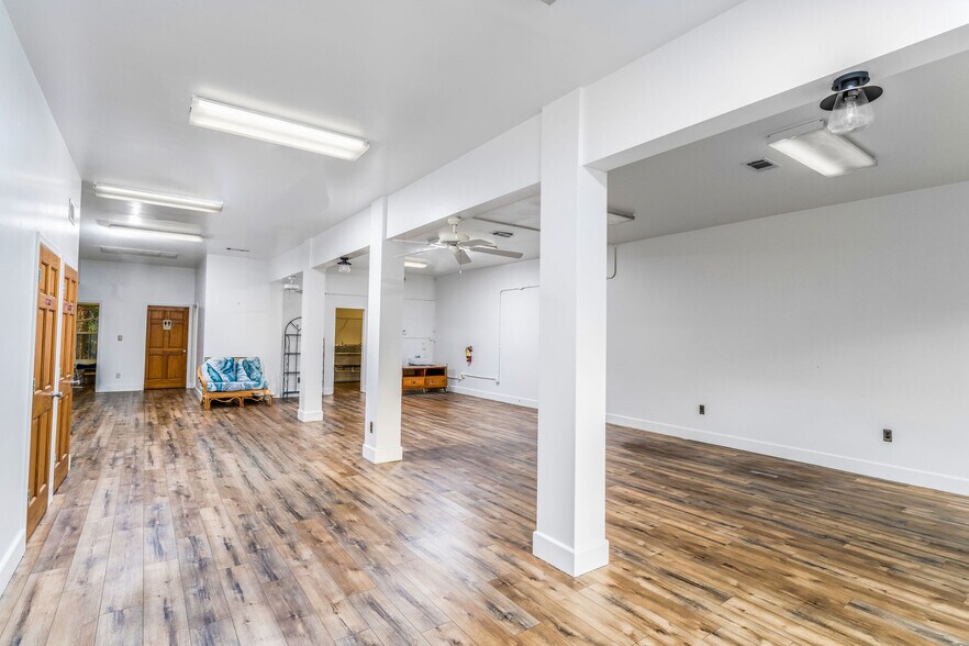 More Photos Of 51 Market St, Apalachicola Storefront Retail Residential For Lease