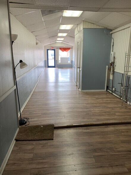More Photos Of 117 W State St, Geneva Storefront Retail Office For Lease