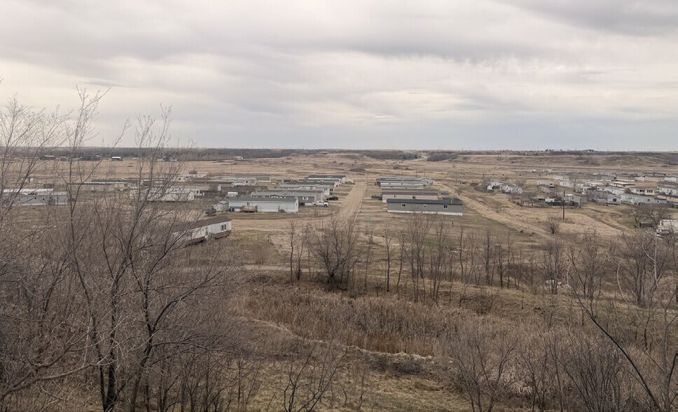 More Photos Of 65 Ambassador Trailer Crt, Estevan Manufactured Housing Mobile Home Park For Sale