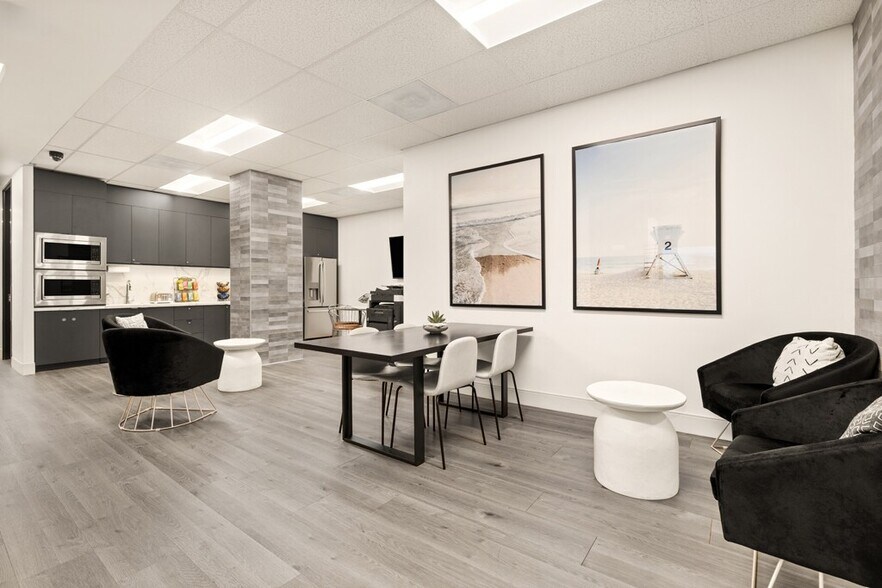 More Photos Of 17011 Beach Blvd, Huntington Beach Coworking Space
