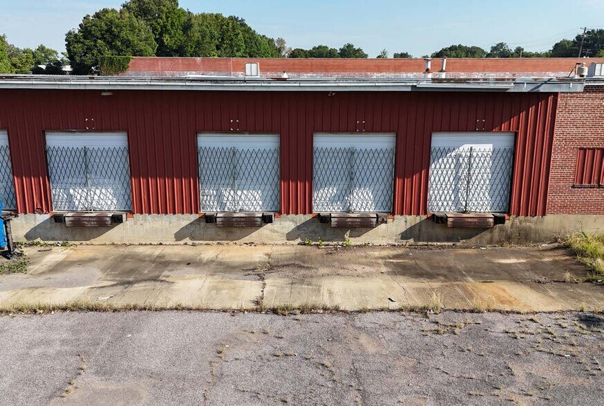 More Photos Of 1769 Latham St, Memphis Distribution For Sale