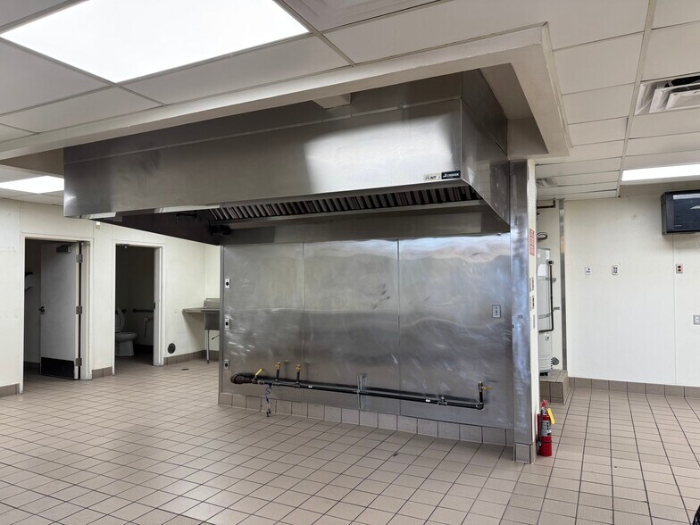 More Photos Of 1901-1905 Pacific Coast Hwy, Lomita Restaurant For Lease