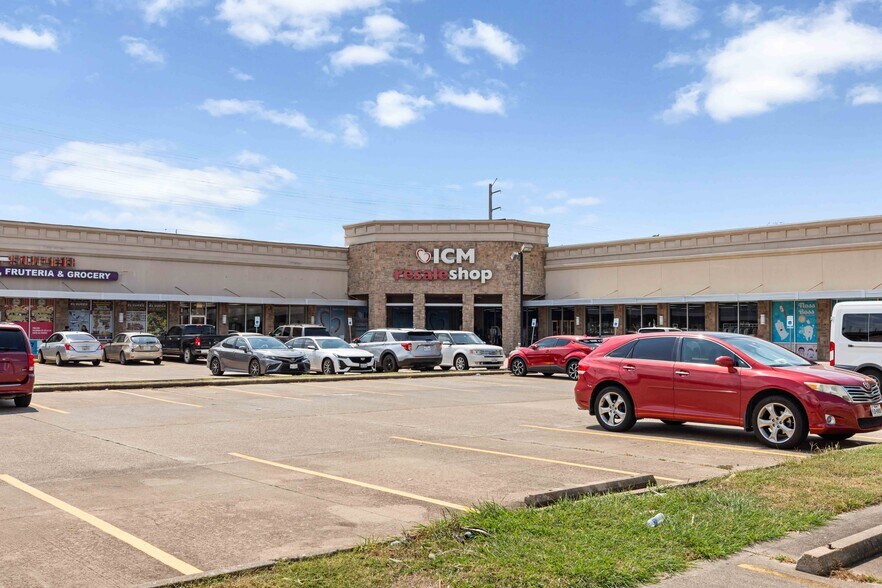 More Photos Of 803 E NASA Rd 1, Webster Unknown For Lease