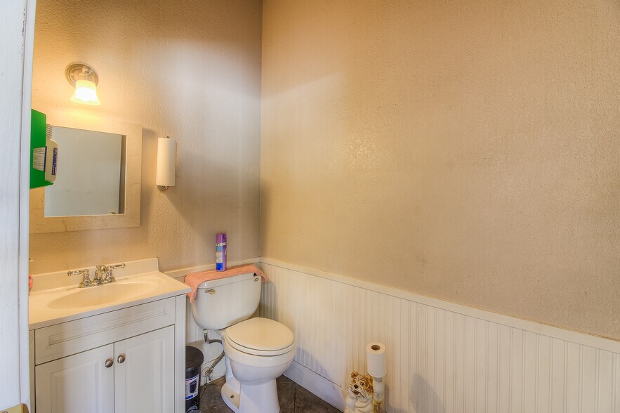 More Photos Of 2310 Terrace Heights Dr, Yakima Flex For Sale