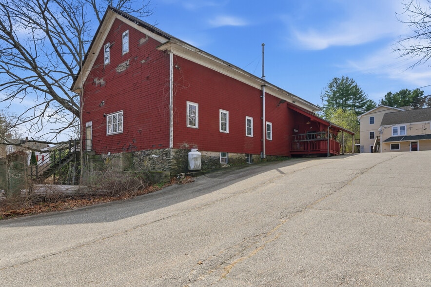 More Photos Of 953 Victory Hwy, Burrillville Bar For Sale