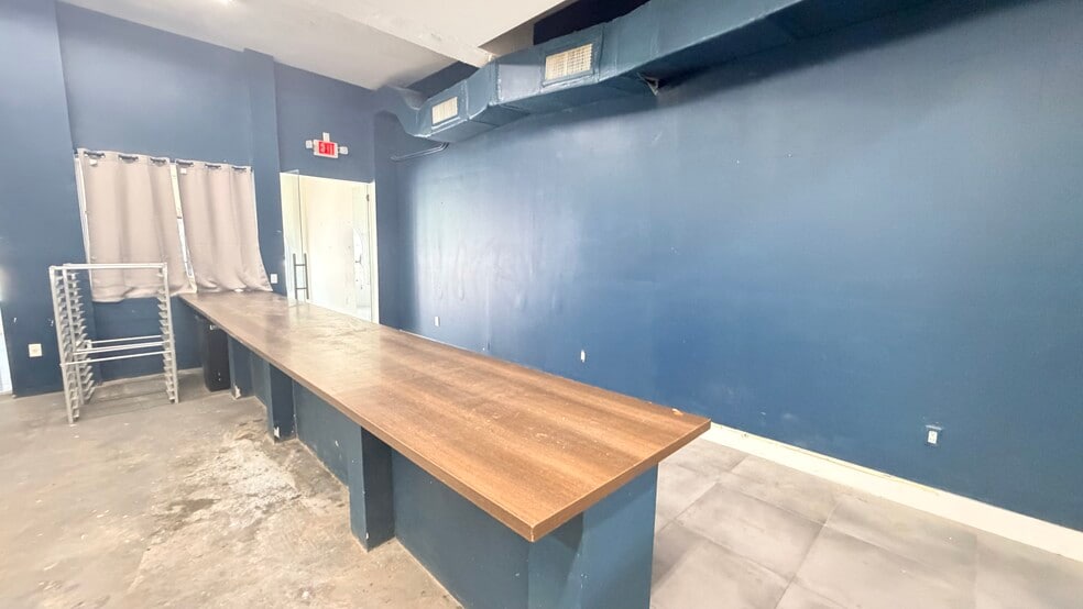 More Photos Of 2606-2614 SW 8th St, Miami Storefront For Lease