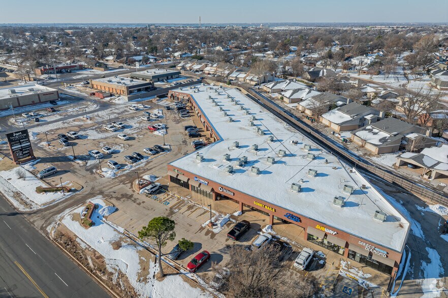 More Photos Of 12325 N May Ave, Oklahoma City General Retail For Lease