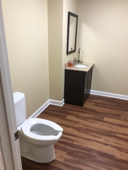 More Photos Of 10125 Farrow Rd, Blythewood Warehouse For Lease