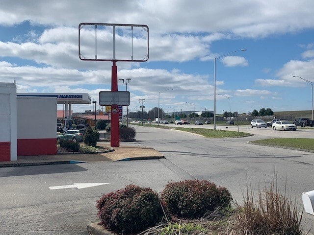 More Photos Of 2684 Alcoa Hwy, Alcoa Service Station For Lease