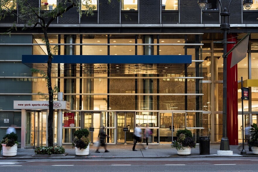 More Photos Of 633 Third Ave, New York Office For Sale