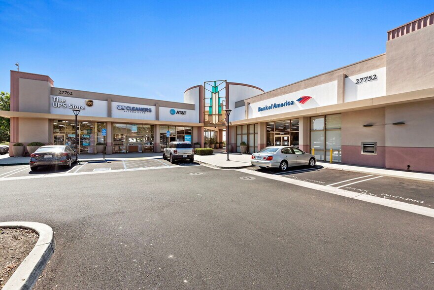 More Photos Of 27412 Antonio Pky, Ladera Ranch Storefront For Lease