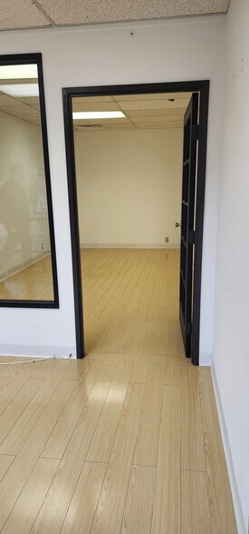 More Photos Of 28025 Dorothy Dr, Agoura Hills Office For Lease