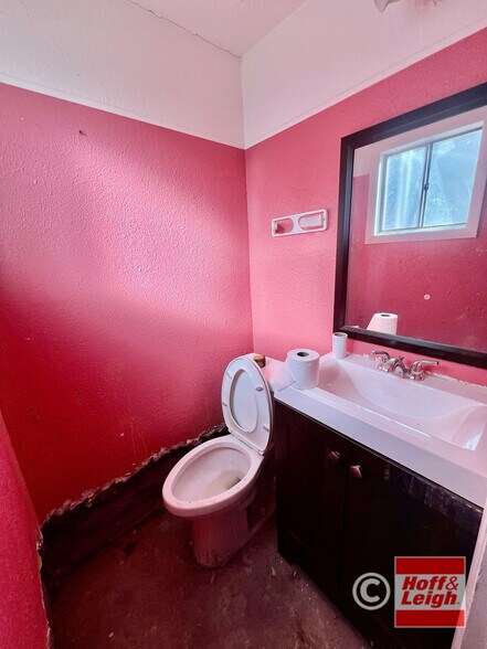 More Photos Of 1420 Garrison St, Lakewood Storefront Retail Residential For Sale