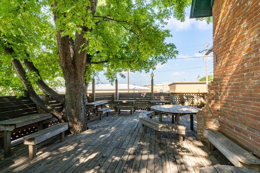 More Photos Of 401 E 5th St, Canton Restaurant For Sale