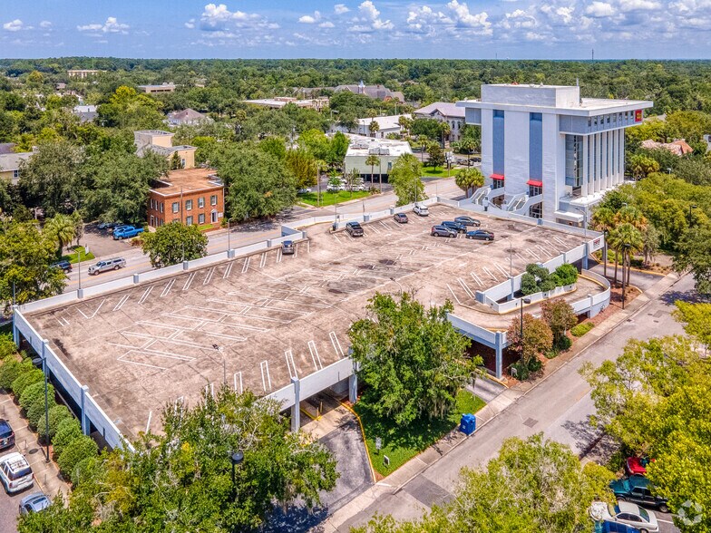 More Photos Of 104 N Main St, Gainesville Office For Lease