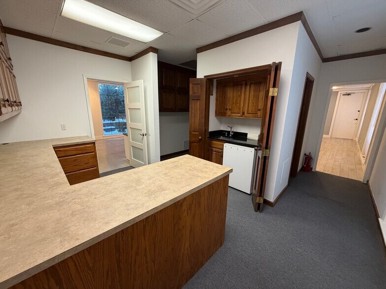 More Photos Of E Skelly Dr & S Lewis, Tulsa Office For Lease