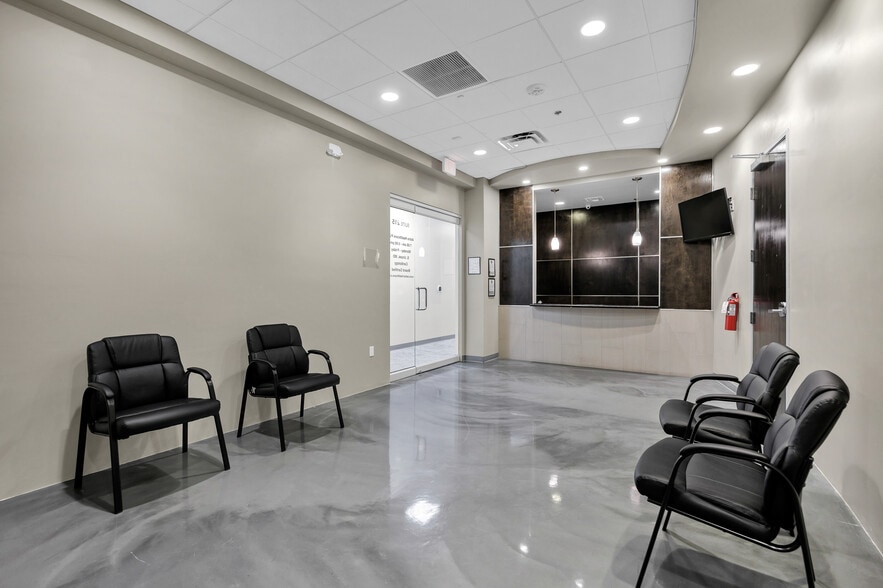 More Photos Of 7010 E Chauncey Ln, Phoenix Medical For Sale