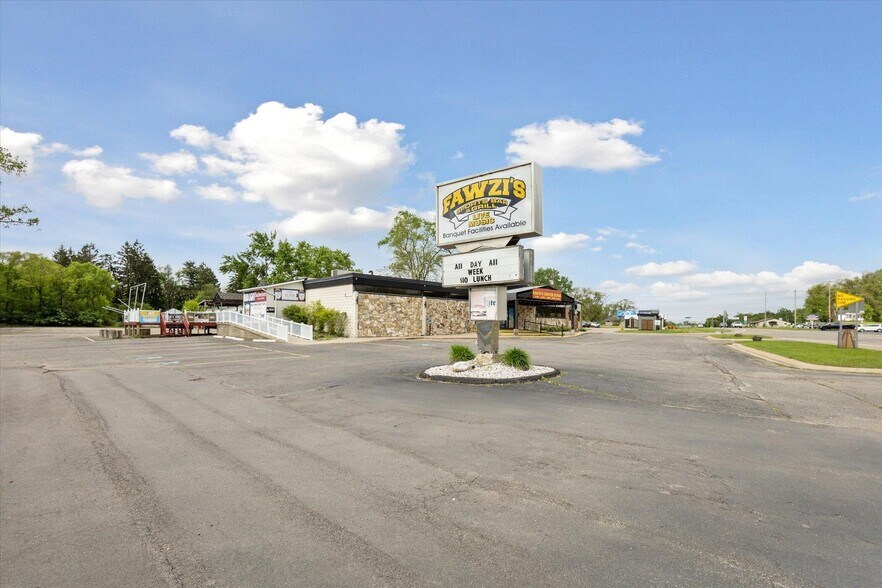 More Photos Of 3705 Ann Arbor Rd, Jackson Restaurant For Sale