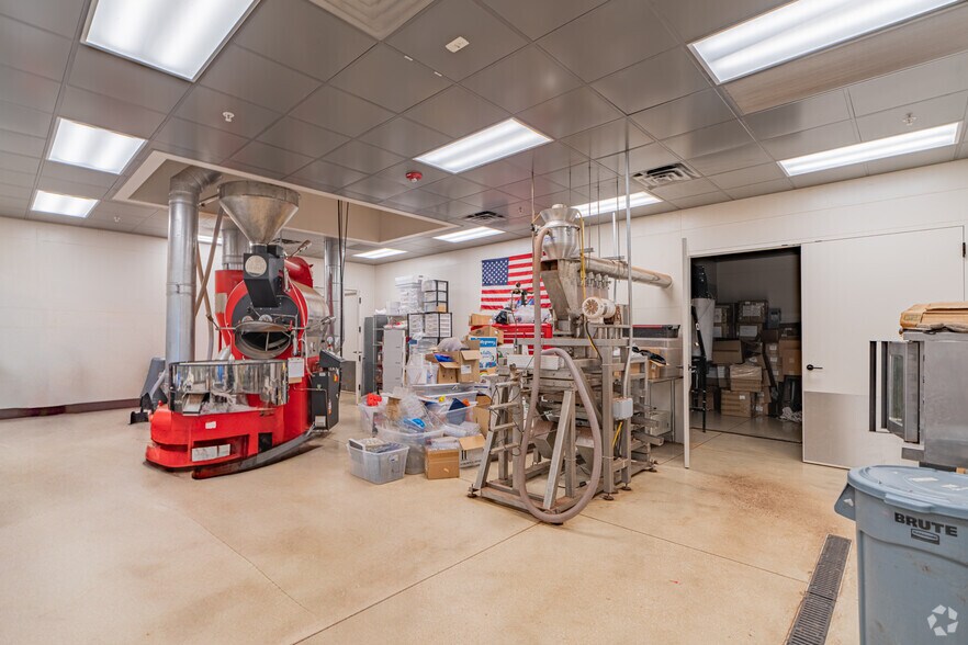 More Photos Of 1010 N Federal Hwy, Delray Beach General Retail For Sale