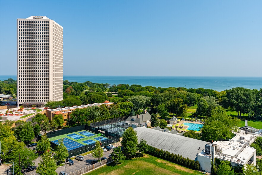 More Photos Of 5240 N Sheridan Rd, Chicago Apartments For Lease