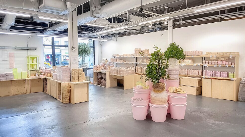 More Photos Of 215 W 9th St, Los Angeles Apartments For Lease