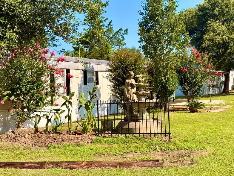 More Photos Of 143 Key Largo Ln, Lufkin Manufactured Housing Mobile Home Park For Sale