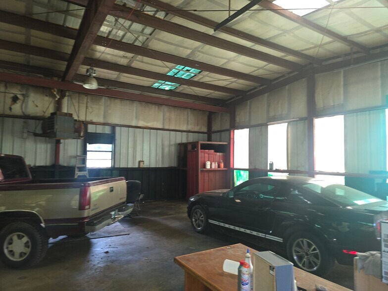 More Photos Of 200 SE Van Buren St, Idabel Auto Repair For Sale