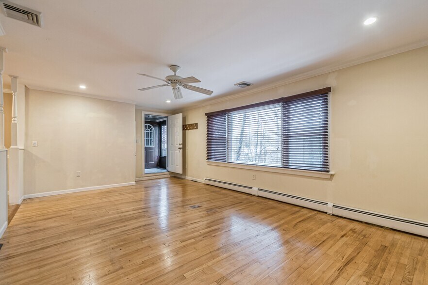 More Photos Of 393 Maxim Dr, Hopatcong Storefront Retail Residential For Sale