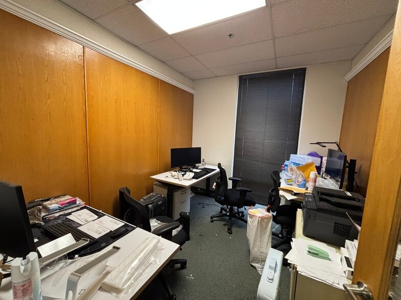 More Photos Of 1230 Bordeaux Dr, Sunnyvale Light Manufacturing For Lease