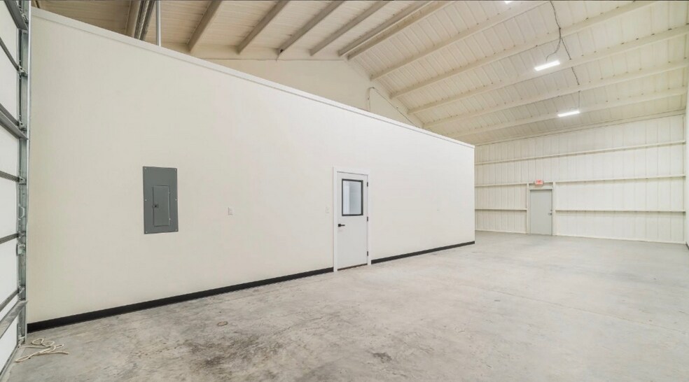 More Photos Of 5518 County 135 rd, Midland Industrial For Lease