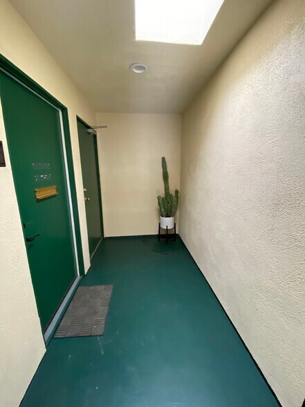 More Photos Of 2734 E Broadway, Long Beach Loft Creative Space For Sale