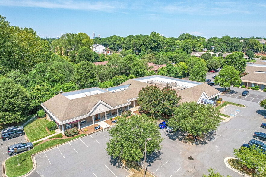 More Photos Of 2620 E 7th St, Charlotte Medical For Sale