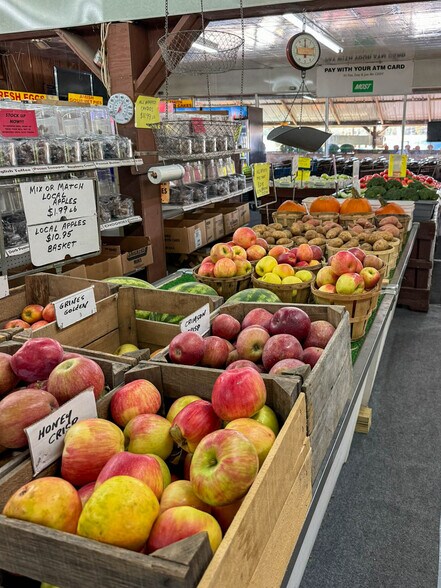 More Photos Of 13685 Ocean Gateway, Wye Mills General Retail For Sale