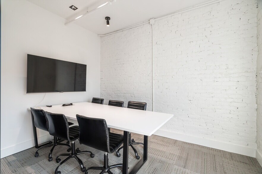 More Photos Of 828 N Broadway St, Knoxville Coworking Space