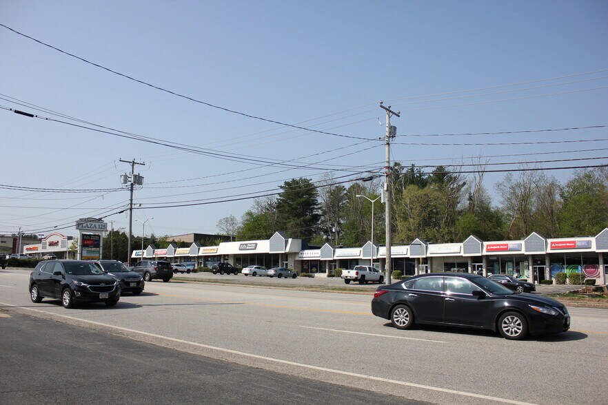 More Photos Of 18 Plaistow Rd, Plaistow Freestanding For Lease